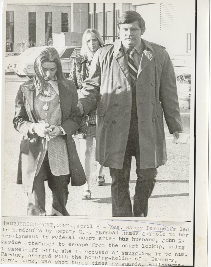 Press Photo Of Nancy Pardue Being Escorted To Her Arraignment · Western 