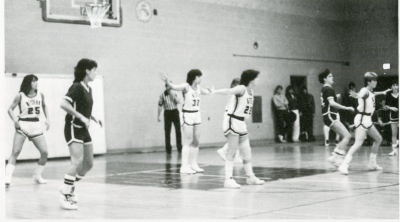 yearbook1986_womensBasketball_001.jpg