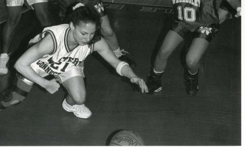 yearbook2000_womensBasketball_002.jpg