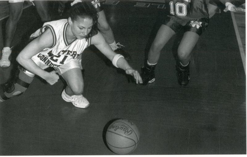 yearbook2001_womensBasketball_003.jpg