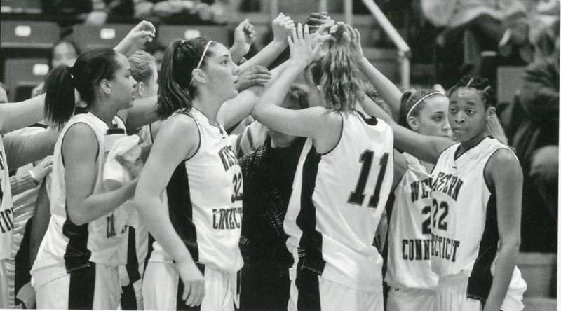 yearbook2006_womensBasketball_001.jpg