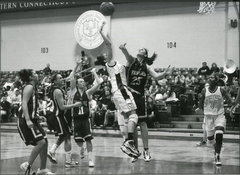 yearbook2010_womensBasketball_001.jpg