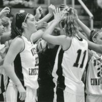 yearbook2006_womensBasketball_001.jpg