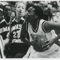 yearbook2010_womensBasketball_004.jpg