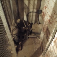 OldMain_subBasement_elevator_001.JPG